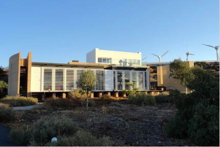 foto de una casa perteneciente al proyectoo ITER (Instituto Tecnológico de Energías Renovables), de las Islas Canarias, España